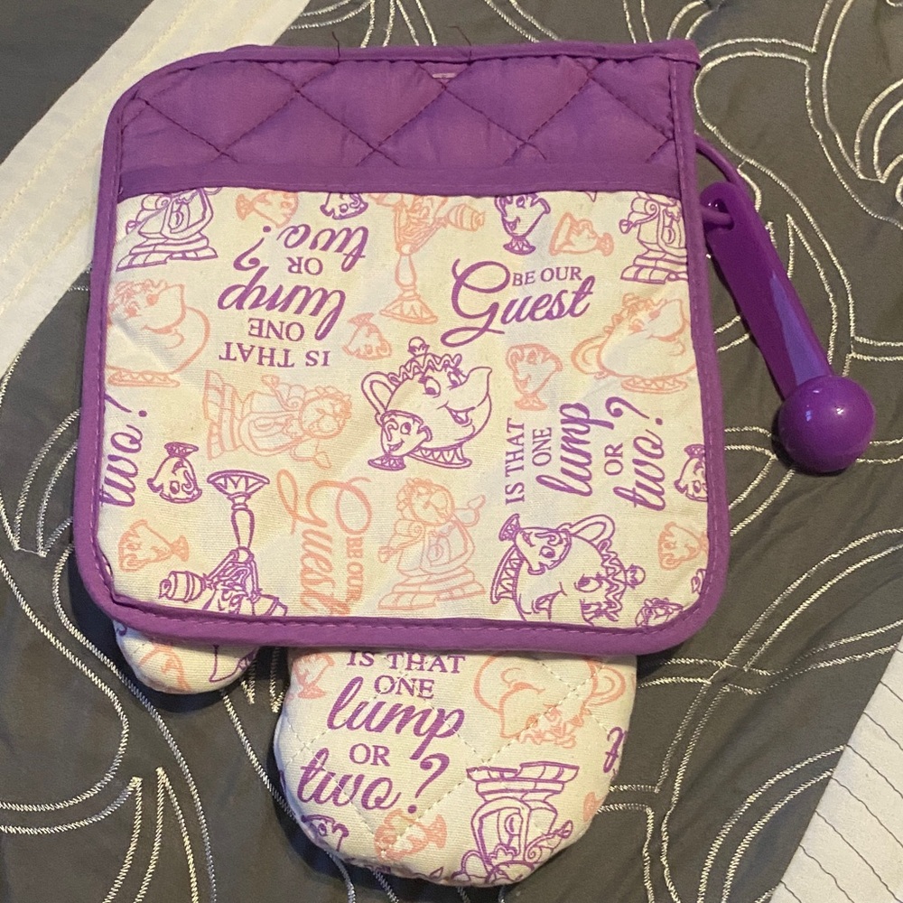 (NWT) Disney’s Beauty & The Beast 3-Piece Chef Set